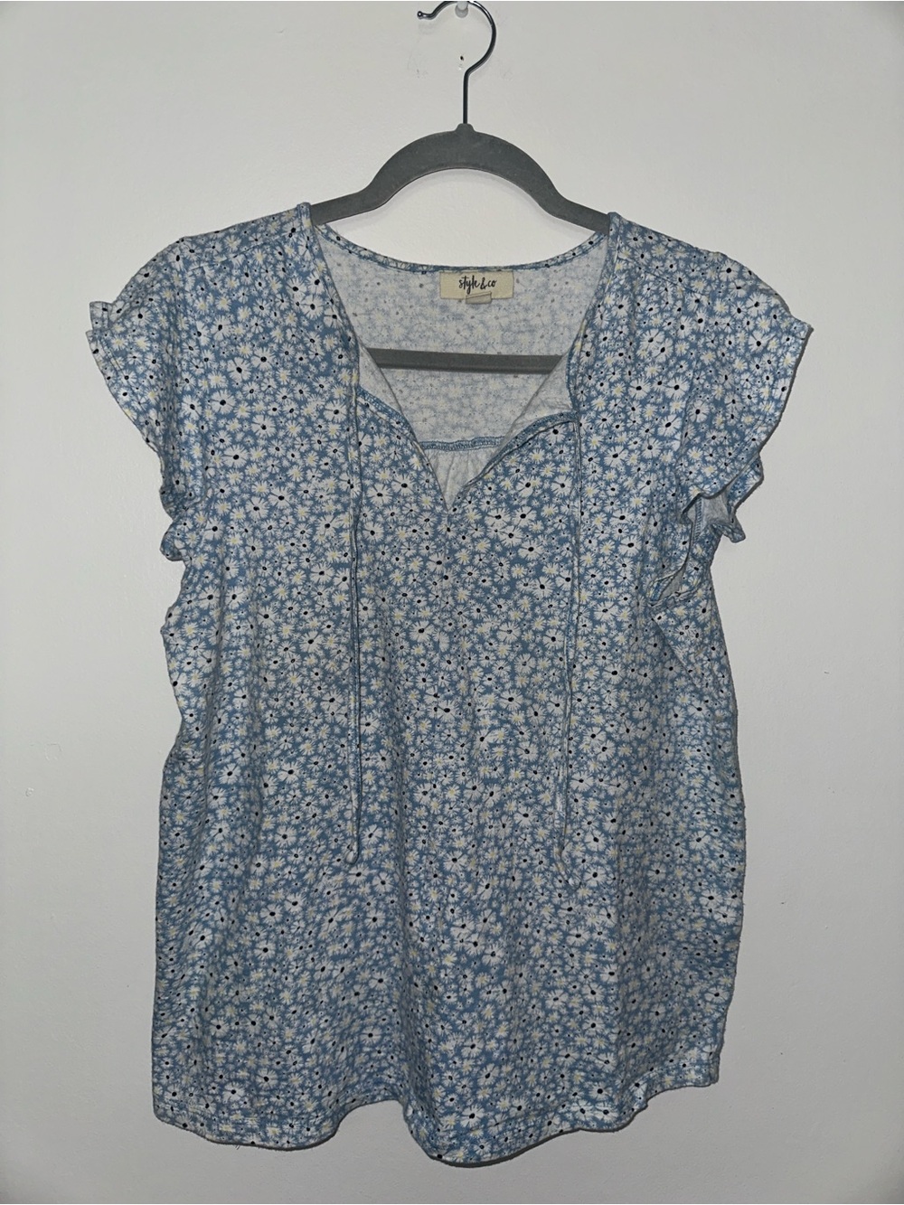 Style & Co. Light Blue Floral Flutter Sleeve Blouse